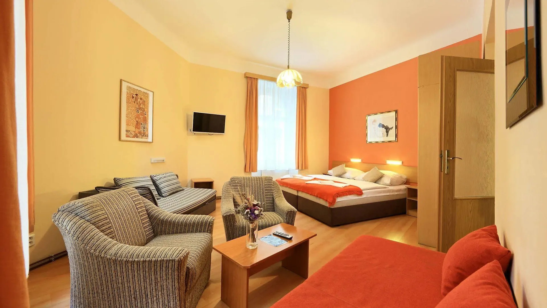 Hotel Golden City Garni Praga 3*,