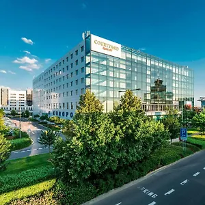 Отель Courtyard By Marriott Airport, Прага