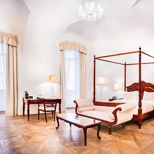 The Dominican Otel