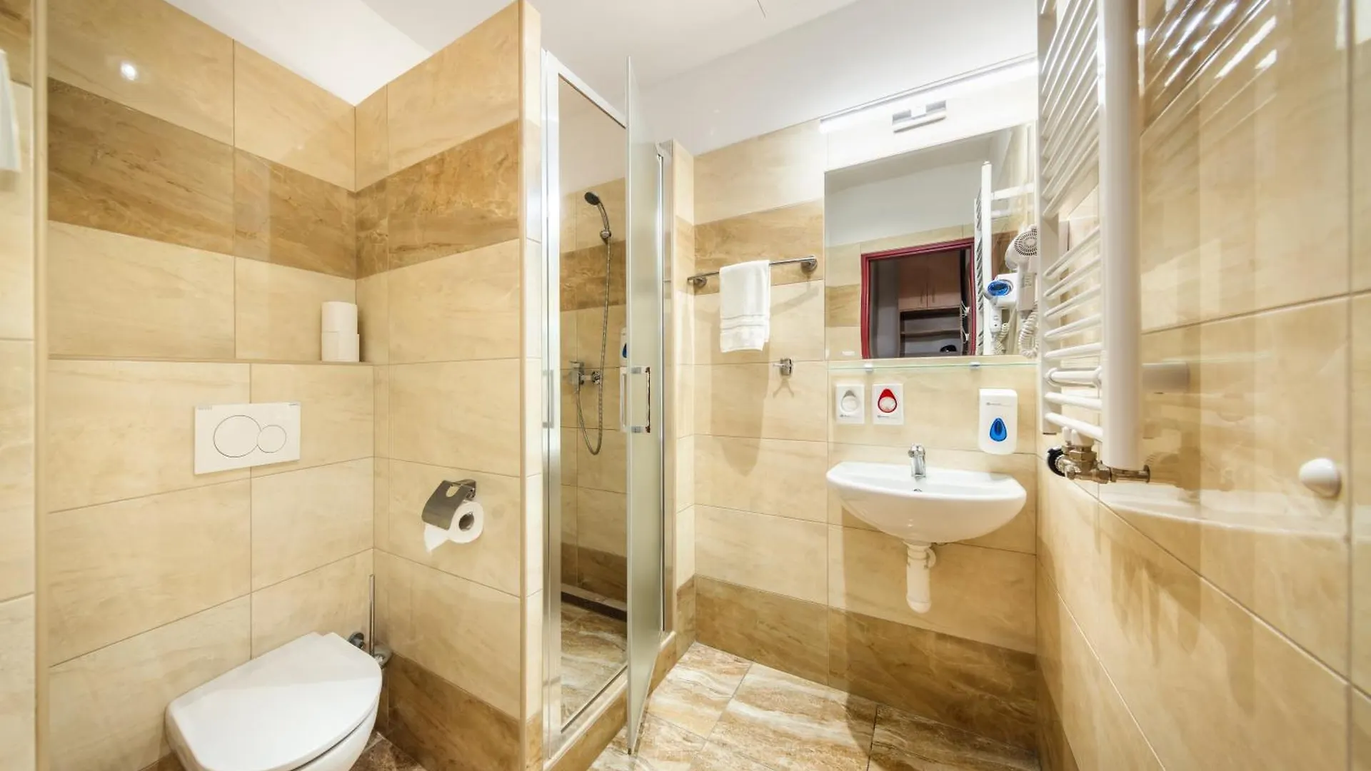 Hotel Golden City Garni Prague 3*,
